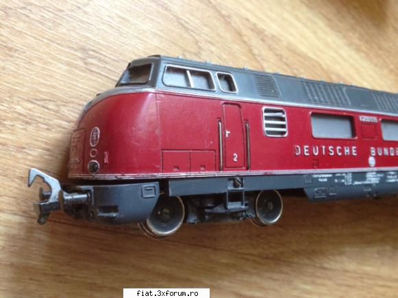 Trenuletele noastre - o locomotiva solida, grea, veche, nu cu f multe - Classic corner