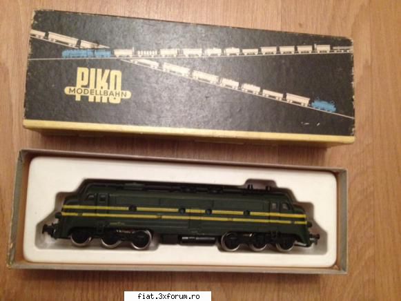 Trenuletele noastre - PIKO 5/6001 la cutie functional, ruleaza f bine - Classic corner