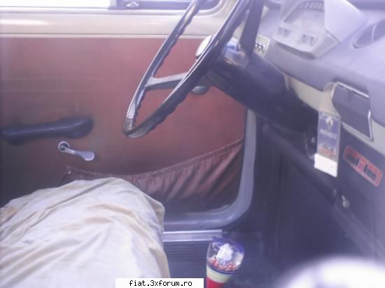 Tutorial FIAT 850 - interiorul vad ca arata bine, ce-i drept nuca - Masina mea