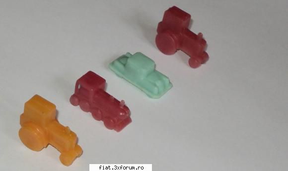 VAND - jucarii comuniste + carte - fiat_uno_due_tre - Anunturi