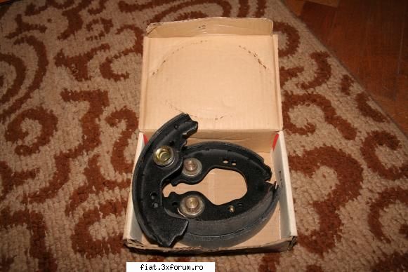 VAND ceva piese fiat 850 - Asta e o poza cu sabotii - Bursa