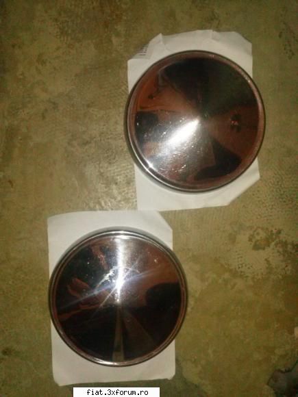 Vand 3 piese de fiat 850 la preturi mici - VAND 2 capace de fiat 850,oglinda si macara geam - Club Fiat 850