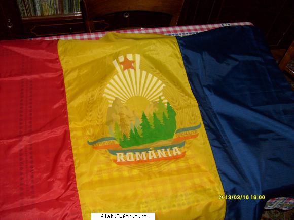 Vand 3 steaguri comuniste - 3 - steag tricolor cu dimensiunile 136 x 84 cm - Anunturi