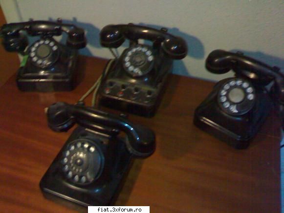 Vand : 4 buc. TELEFOANE EPOCA DIN BACHELITA ! - Si inca o poza ! - Anunturi