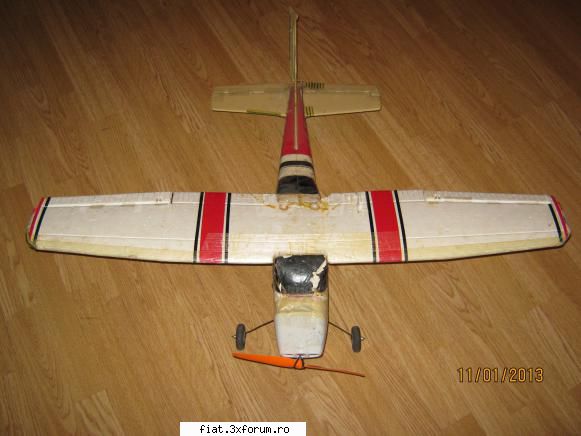 Vand Aeromodel Cessna 182 - Vand aeromodel cessna 182,are mai multe crash-uri - Anunturi