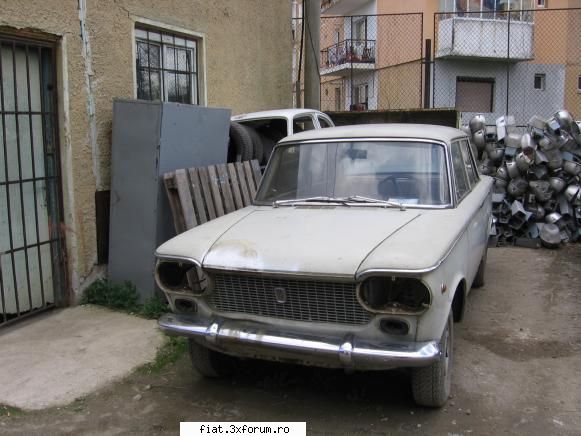Vand Fiat 1300 - Farurile le am trebuiesc puse la loc, dar - Bursa