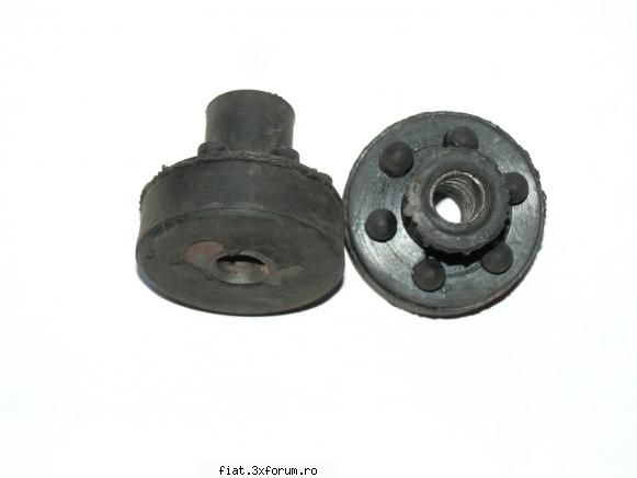 Vand Fiat 850 Coupe Sport - 7. Piese de fixare a cutiei de viteze (partea de - Club Fiat 850