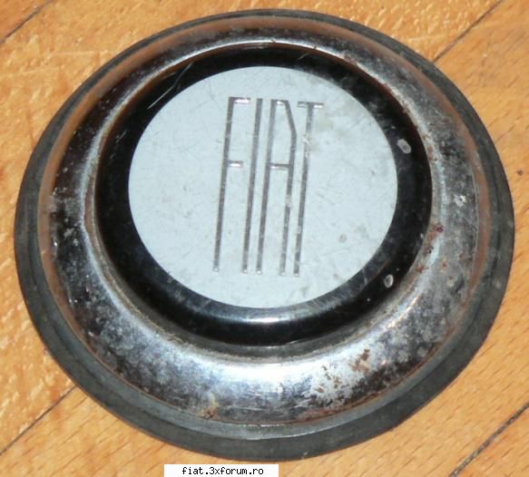 Vand Fiat 850 Coupe Sport - 23. Buton de claxon, stare fb. Arata mai bine - Club Fiat 850