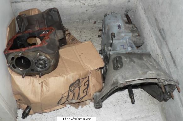 Vand Fiat 850 Coupe Sport - 2 Cutii de viteze, una demontata, una asamblata - Club Fiat 850