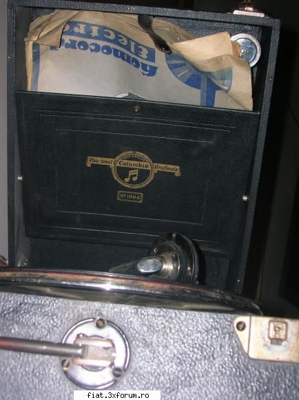 Vand : PATEFOANE HIS MASTERS VOICE & COLUMBIA - FUNCTIONALE ! - capris - Anunturi