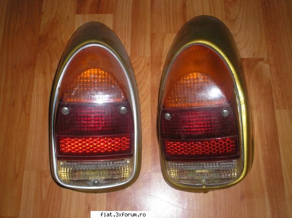 Vand Stopuri VW 1302,1303 ? - Am de vanzare perechea de stopuri Hella in stare - Anunturi