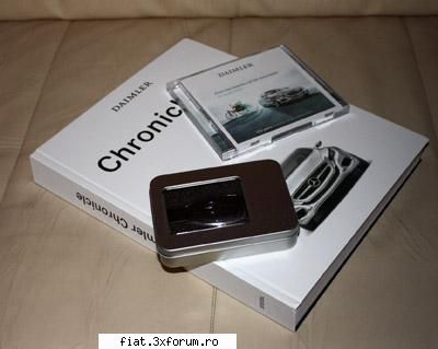 Vand carte Mercedes - Vand cartea Daimler Chronicle (125 years). Format - Anunturi