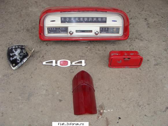 Vand cateva piese pentru Peugeot 404 - Pret:150 lei toate - Anunturi