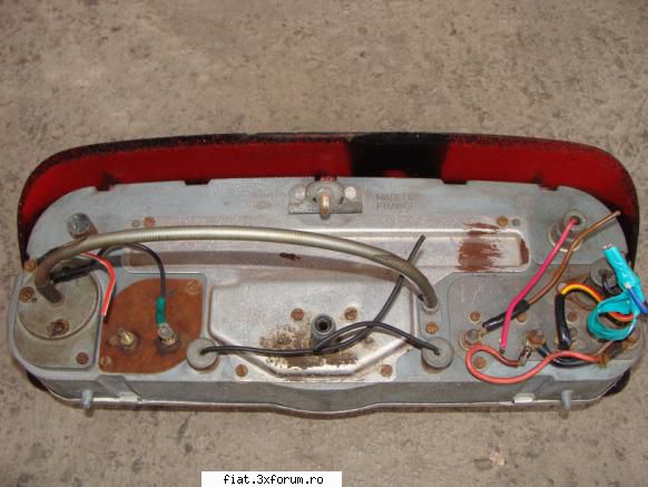 Vand cateva piese pentru Peugeot 404 - timariu dragos - Anunturi