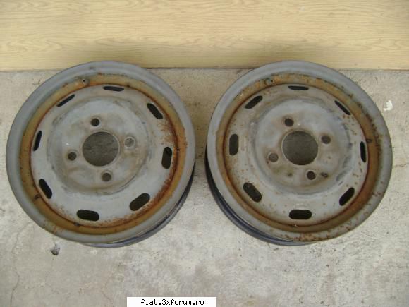 Vand cauciucuri si jante de VW broasca - Bug - Anunturi