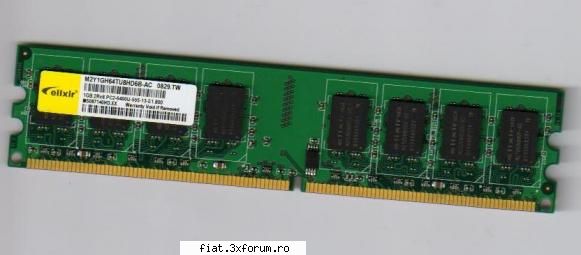 Vand ddr 2 de 1G - De vanzare memorie ddr2 1G are cam juma de an - Anunturi