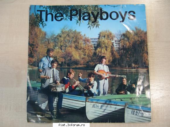 Vand discuri vinil - The Playboys - 20 lei - Classic corner