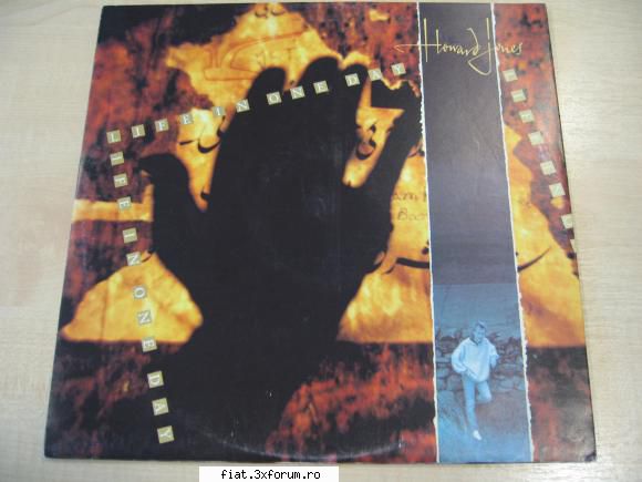 Vand discuri vinil - Howard Jones - One day - Classic corner