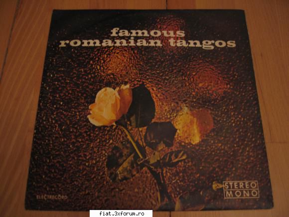 Vand discuri vinil - famous romanian tangos - 25 lei - Classic corner