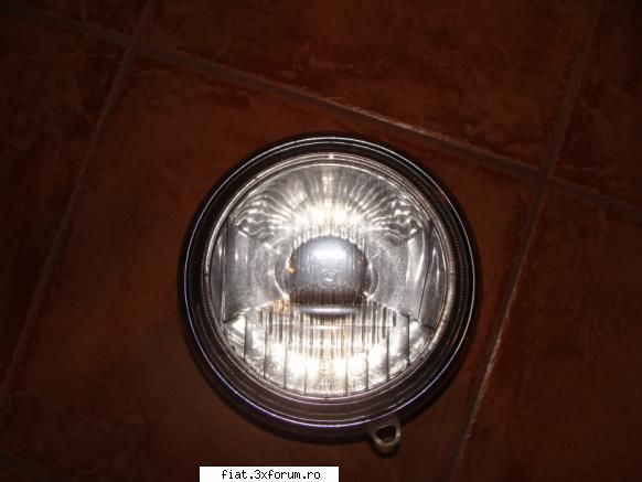 Vand diverse - far Cibie Dacia 1100+ornament pret:40 lei VANDUT! - Anunturi
