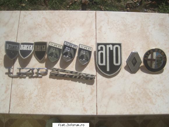 Vand diverse embleme - Vand urmatoarele : sigla UAP - 25 lei scris UAP - Anunturi