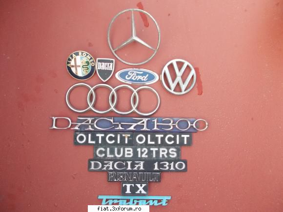 Vand diverse embleme - fac un pachet cu astea ce apar in poze + scrisul - Anunturi