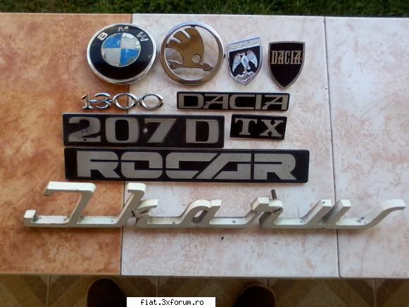 Vand diverse embleme - Am scos la vanzare : sigla BMW & Mercedes 207D - Anunturi