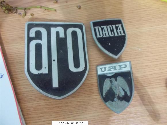 Vand diverse embleme - Stema Skoda - 10 lei Stema Dacia, TX si scris - Anunturi