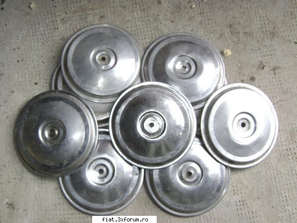 Vand diverse piese - Vand 9 capace de dacie 1300 "frantuzoaica"; 6 - Bursa