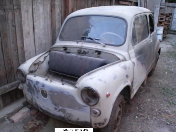 Vand fiat 600d - Imaginea anterioara si cea de aici sint surprinse - Bursa