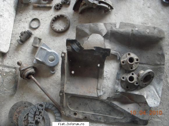 Vand fiat 850 - Pe galerie vreau 80RON. Este de la 850 Special - Club Fiat 850