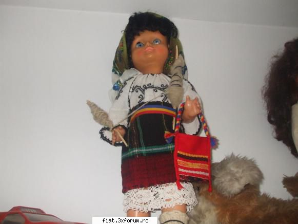 Vand jucarii romanesti - papusa in costum traditional romanesc - 150 lei - Classic corner