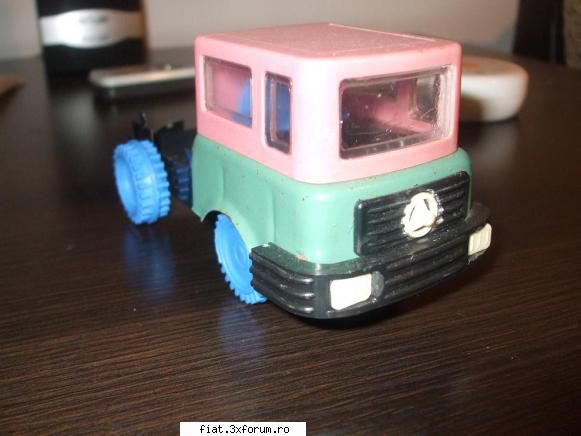 Vand jucarii romanesti - camionas romanesc pt export Mercedes - 100 lei - Classic corner