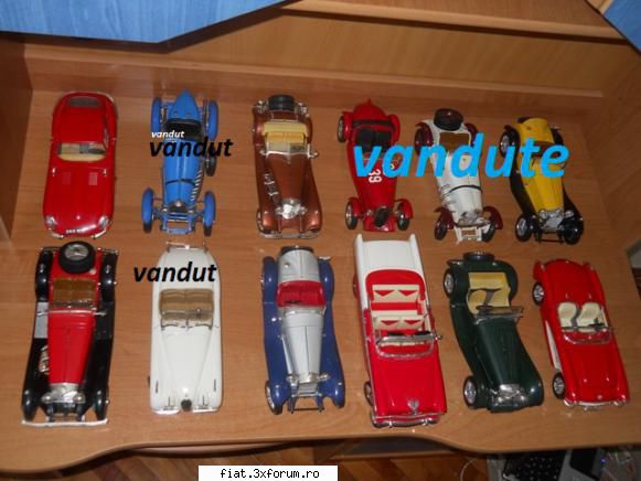 Vand machete scara 1:18 - Vand urmatoarele machete la scara 1:18: Jaguar - Anunturi