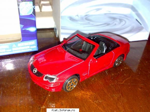 Vand machete si masinute - mercedes slk , cabrio , nou in ambalaj original - Anunturi