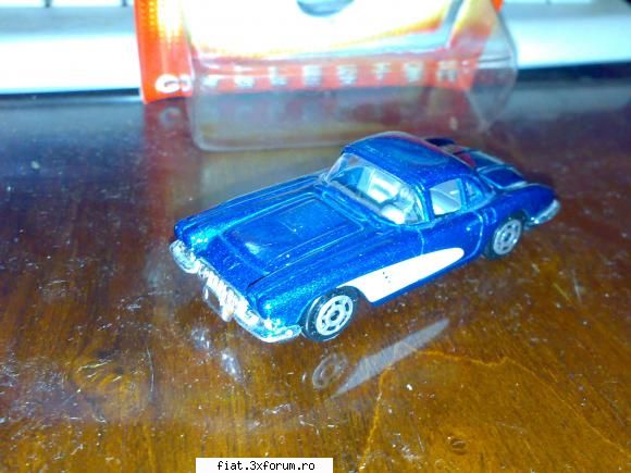 Vand machete si masinute - chevrolet corvette - majorette , noua in ambalaj - Anunturi