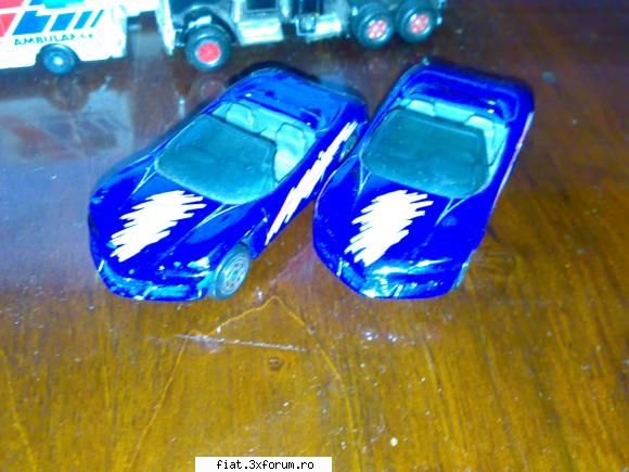 Vand machete si masinute - 2 corvette . stare buna 6 lei ambele - Anunturi
