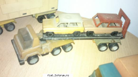 Vand masinute romanesti/straine anii 70-80 - Vand masinute din plastic, sau tabla, romanesti - Anunturi