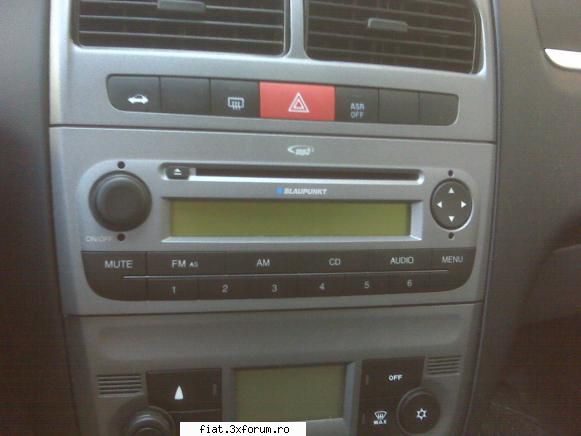 Vand mp3 original fiat linea - Mp3-ul se afla in stare perfecta de functionare - Anunturi