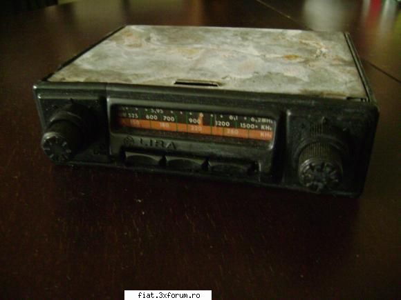 Vand niste radiouri - Radio Lira,in stare buna si functional Pret 60 ron - Anunturi