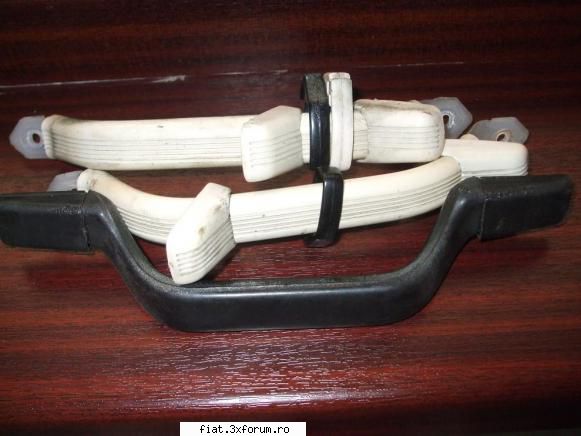 Vand pentru Dacia 1300 piese rare - manere de viraj R lei set - Anunturi