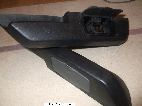 Vand pentru Dacia 1300 piese rare - manere spate R lei - Anunturi