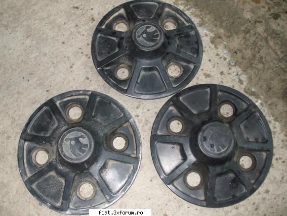 Vand pentru Dacia 1300 piese rare - capace de roti Skoda 120 L - 30 lei 3 buc - Anunturi