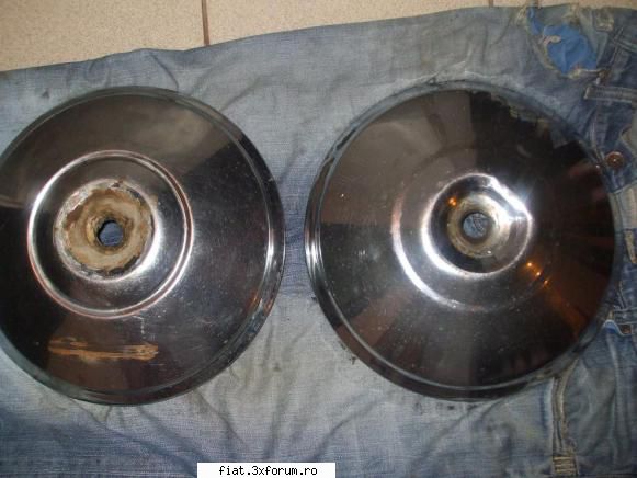 Vand pentru Dacia 1300 piese rare - capace de roti TV- 80 lei 2 buc starea lor se - Anunturi