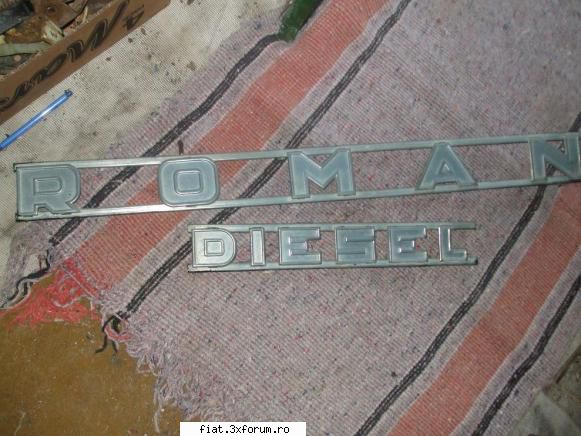 Vand pentru Dacia 1300 piese rare - stema fata ROMAN - 30 lei - Anunturi