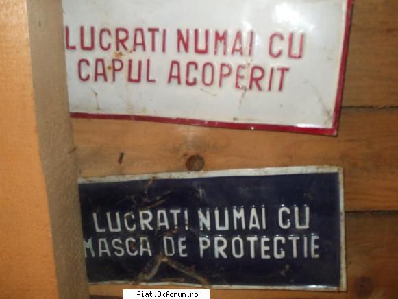 Vand pentru Dacia 1300 piese rare - placute vechi din fabricile comuniste -30 lei - Anunturi