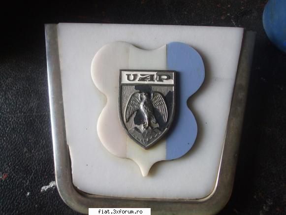 Vand pentru Dacia 1300 piese rare - vultur mic + U + ornament -40 lei - Anunturi