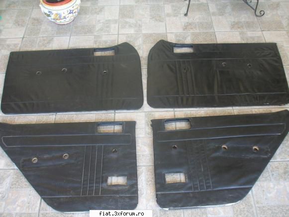 Vand pentru Dacia 1300 piese rare - tapiserii de usi modelul frantuzesc lei set - Anunturi