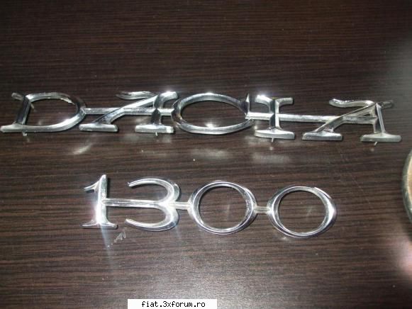 Vand pentru Dacia 1300 piese rare - scris spate ca nou - Anunturi