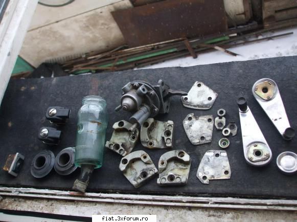 Vand piese Dacia 1100 - primul lot de piese, se vede in poza despre ce e - Anunturi